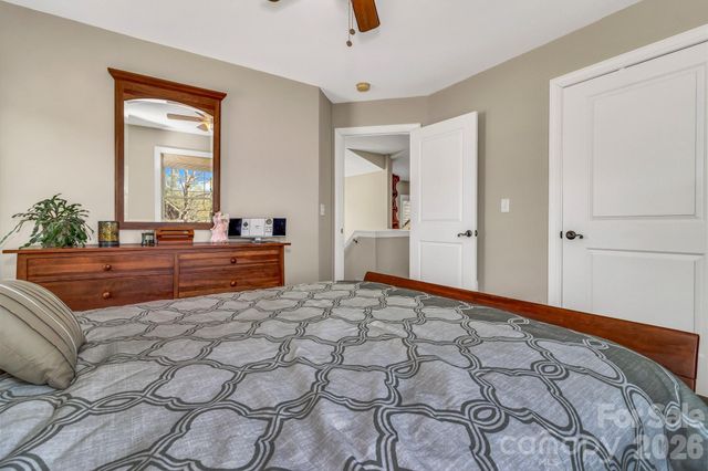 122 Craggy Street, Black Mountain, NC 28711