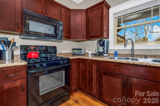 122 Craggy Street, Black Mountain, NC 28711
