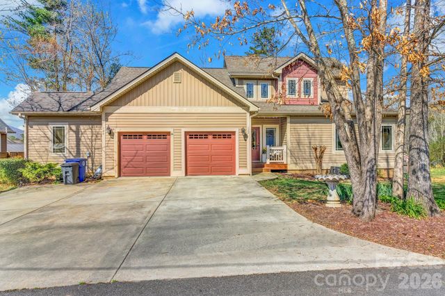122 Craggy Street, Black Mountain, NC 28711