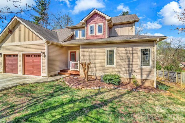 122 Craggy Street, Black Mountain, NC 28711