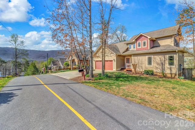 122 Craggy Street, Black Mountain, NC 28711