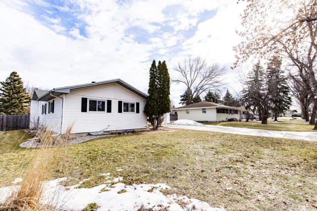 410 Horn Avenue, Moorhead, MN 56560