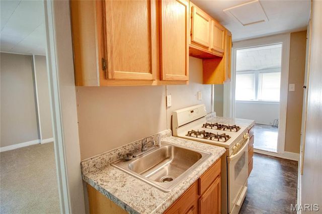 1011 State Street, Alton, IL 62002