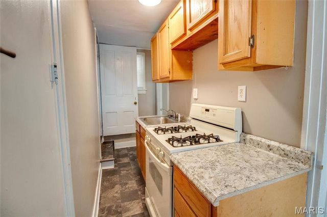 1011 State Street, Alton, IL 62002