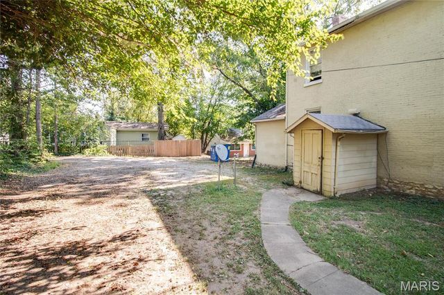 1011 State Street, Alton, IL 62002