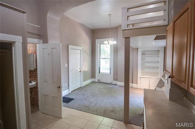 1011 State Street, Alton, IL 62002