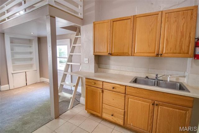 1011 State Street, Alton, IL 62002