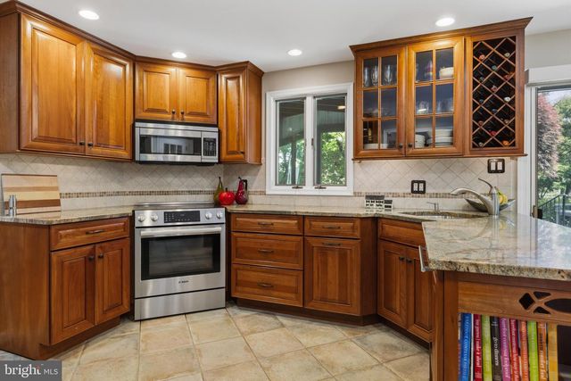 114 ROSEWOOD DR, Lansdale, PA 19446