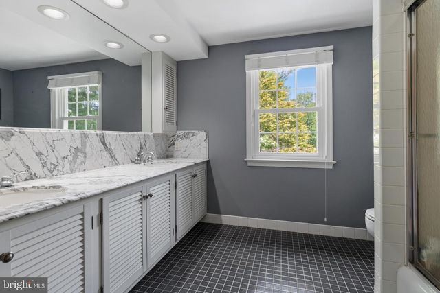 114 ROSEWOOD DR, Lansdale, PA 19446