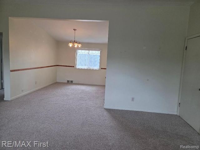 19285 Rockcastle Street, Harper Woods, MI 48225