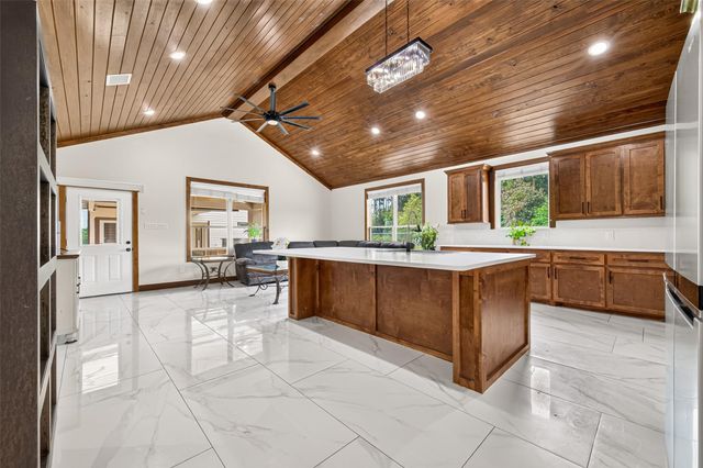 432 County Road 3479a, Cleveland, TX 77327