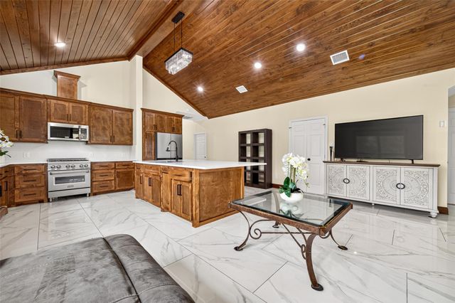 432 County Road 3479a, Cleveland, TX 77327