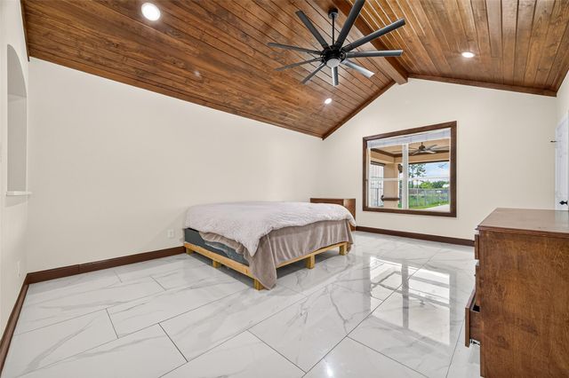 432 County Road 3479a, Cleveland, TX 77327