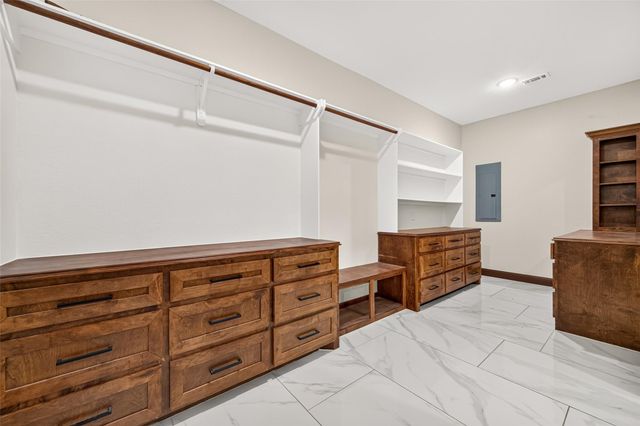 432 County Road 3479a, Cleveland, TX 77327