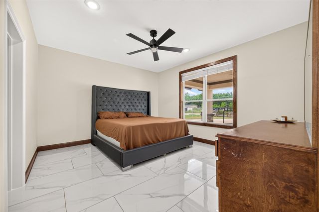 432 County Road 3479a, Cleveland, TX 77327