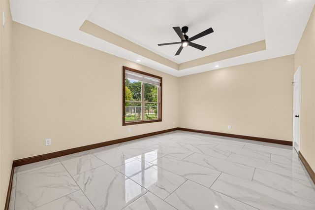 432 County Road 3479a, Cleveland, TX 77327
