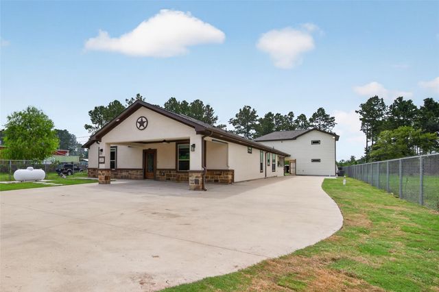 432 County Road 3479a, Cleveland, TX 77327