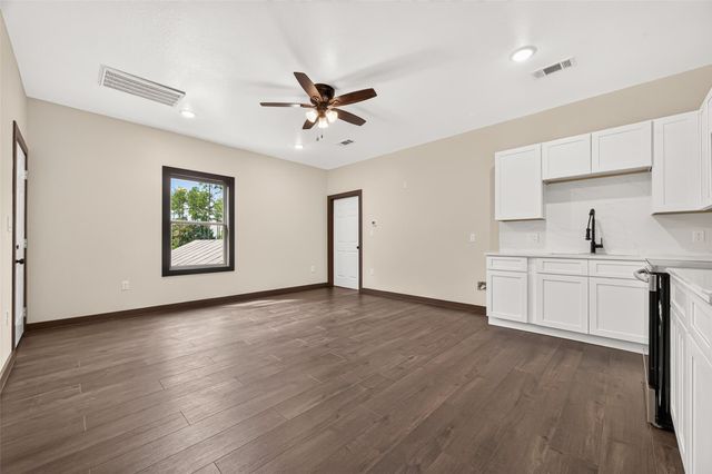 432 County Road 3479a, Cleveland, TX 77327