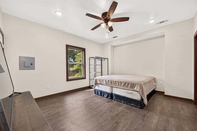 432 County Road 3479a, Cleveland, TX 77327