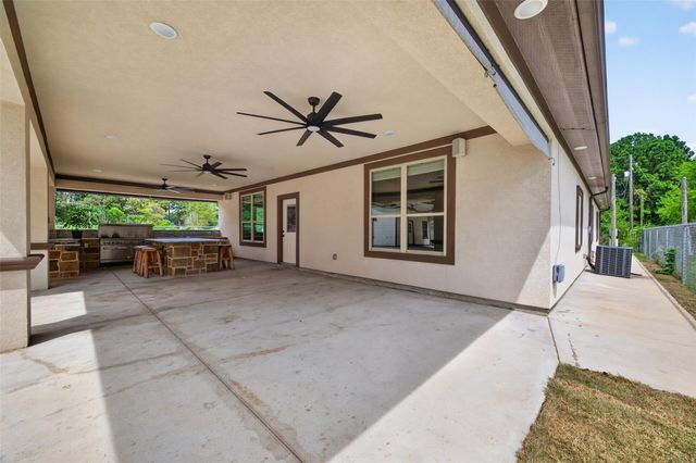 432 County Road 3479a, Cleveland, TX 77327