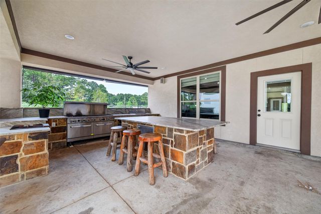 432 County Road 3479a, Cleveland, TX 77327