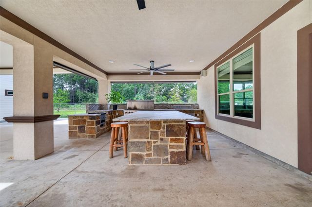 432 County Road 3479a, Cleveland, TX 77327