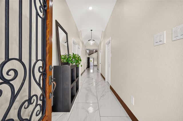432 County Road 3479a, Cleveland, TX 77327