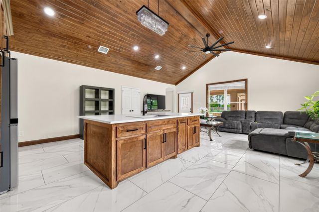 432 County Road 3479a, Cleveland, TX 77327