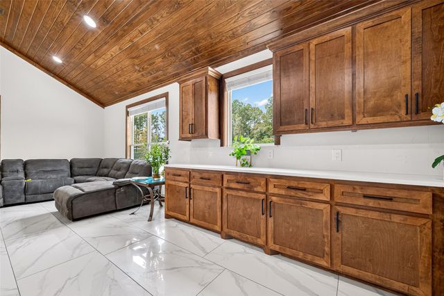 432 County Road 3479a, Cleveland, TX 77327