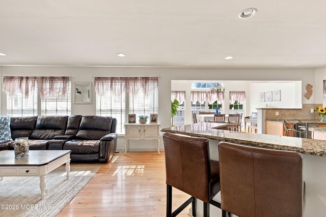 44 Pitch Pine Lane, Howell, NJ 07731