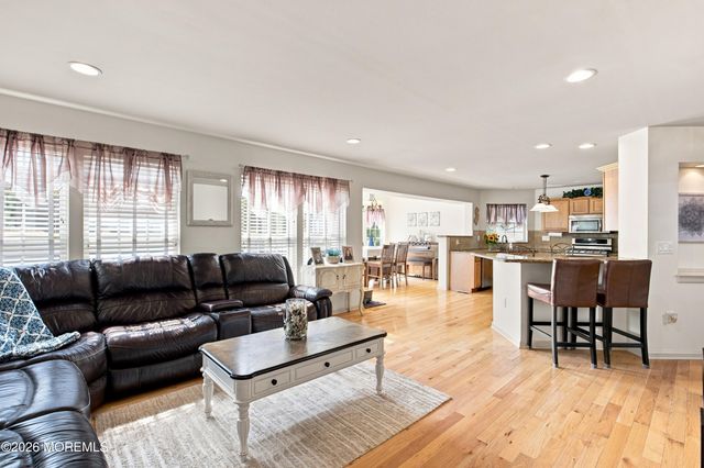 44 Pitch Pine Lane, Howell, NJ 07731