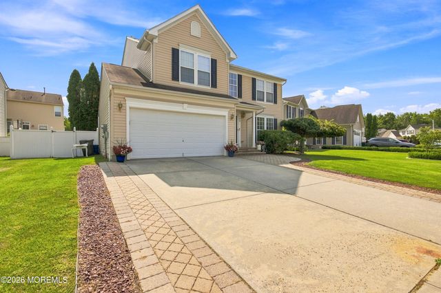 44 Pitch Pine Lane, Howell, NJ 07731