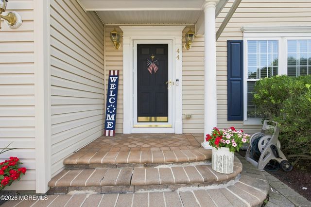 44 Pitch Pine Lane, Howell, NJ 07731