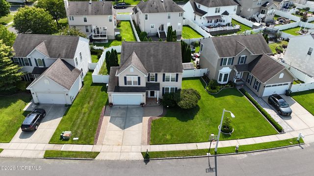 44 Pitch Pine Lane, Howell, NJ 07731