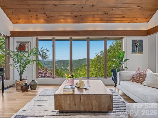100 Big Spring Drive, Asheville, NC 28804