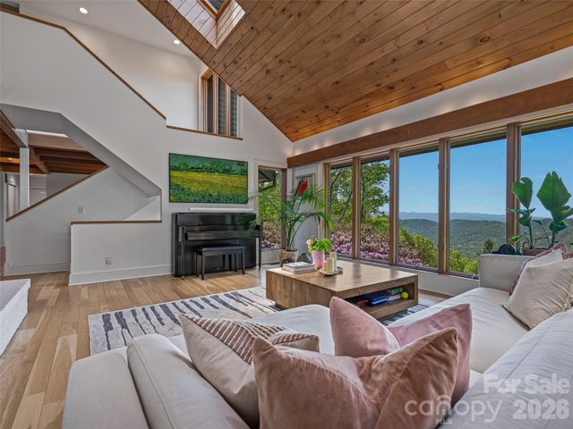 100 Big Spring Drive, Asheville, NC 28804