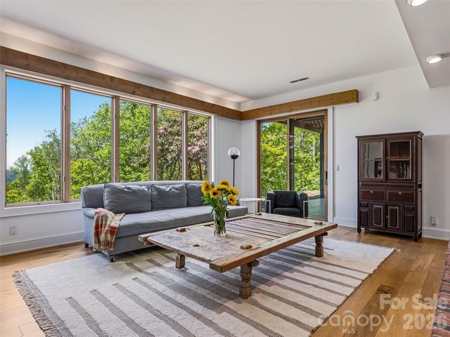 100 Big Spring Drive, Asheville, NC 28804