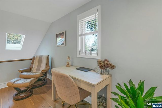 7 Sandburg Court, Mahwah, NJ 07430