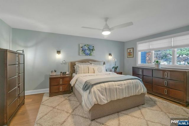 7 Sandburg Court, Mahwah, NJ 07430