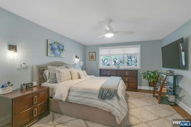 7 Sandburg Court, Mahwah, NJ 07430