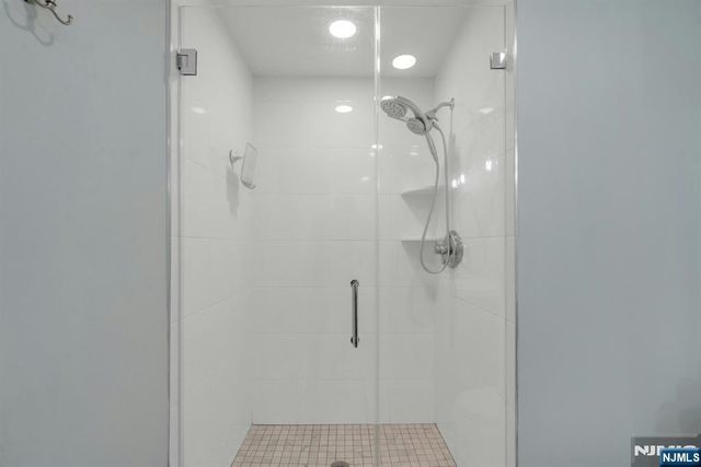 7 Sandburg Court, Mahwah, NJ 07430