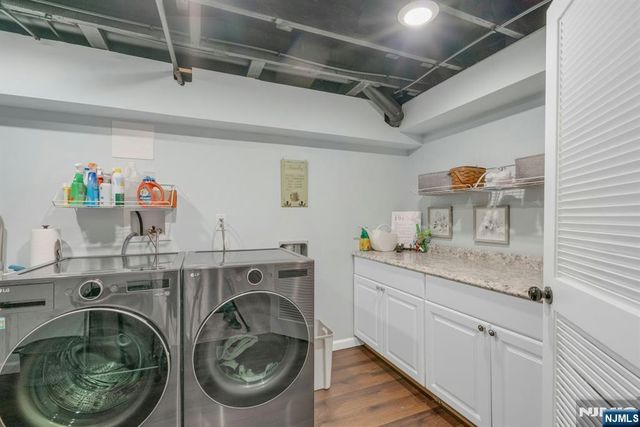 7 Sandburg Court, Mahwah, NJ 07430