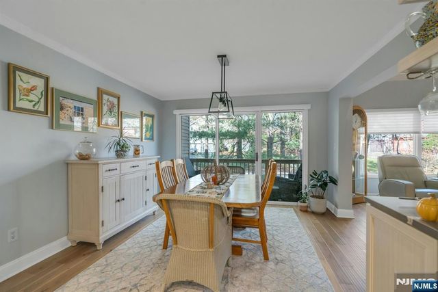 7 Sandburg Court, Mahwah, NJ 07430