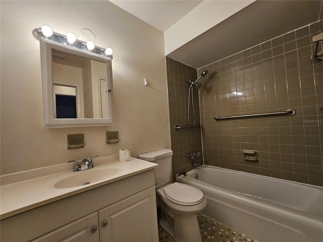 7610 W POWHATAN AVENUE 1, Tampa, FL 33615