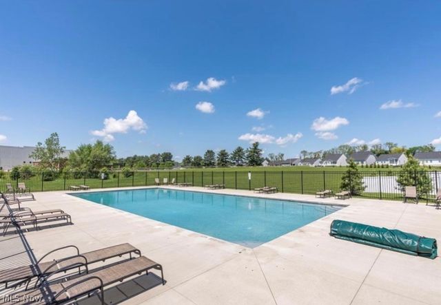 6811 Harrington Court Avenue NE, Canton, OH 44721