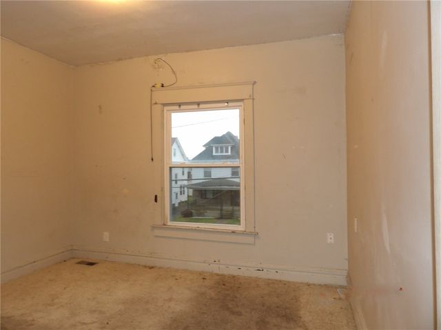 920 ADAMS STREET, New Castle, PA 16101