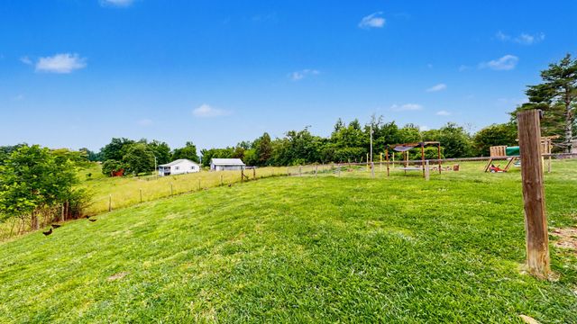 133 Cleveland Rd, Wartrace, TN 37183