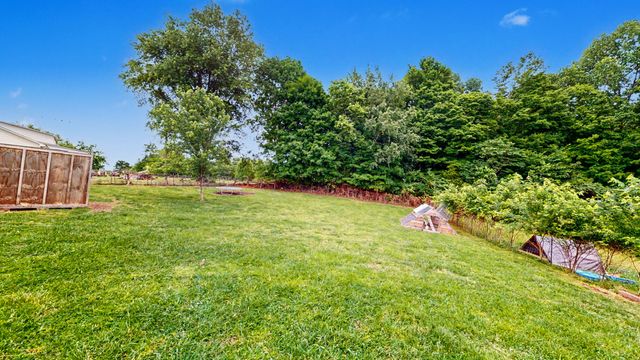 133 Cleveland Rd, Wartrace, TN 37183