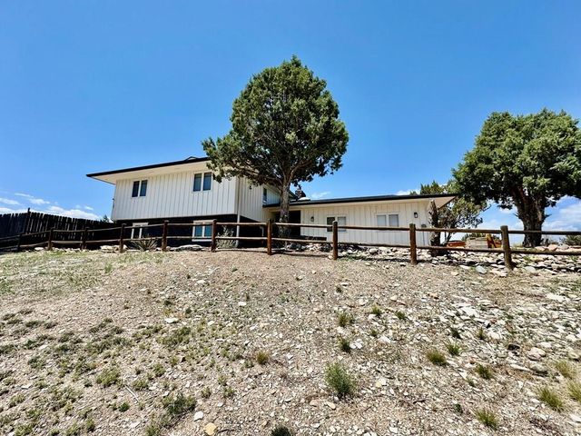 439 S Arriba Dr, Pueblo West, CO 81007