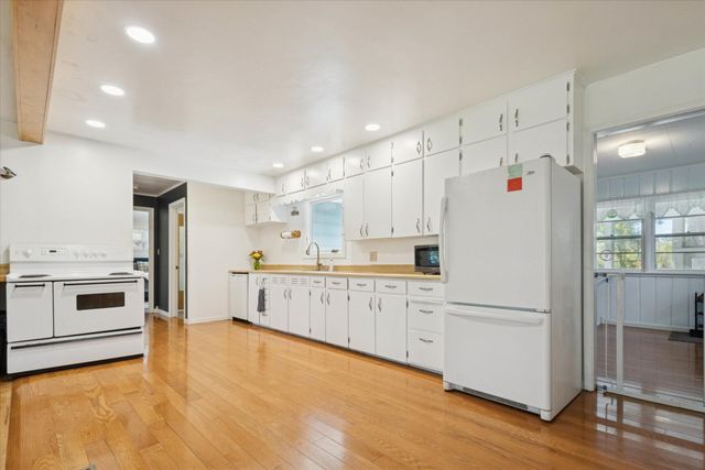 3090 Burn Lynd Street, Howard Twp, MI 49120